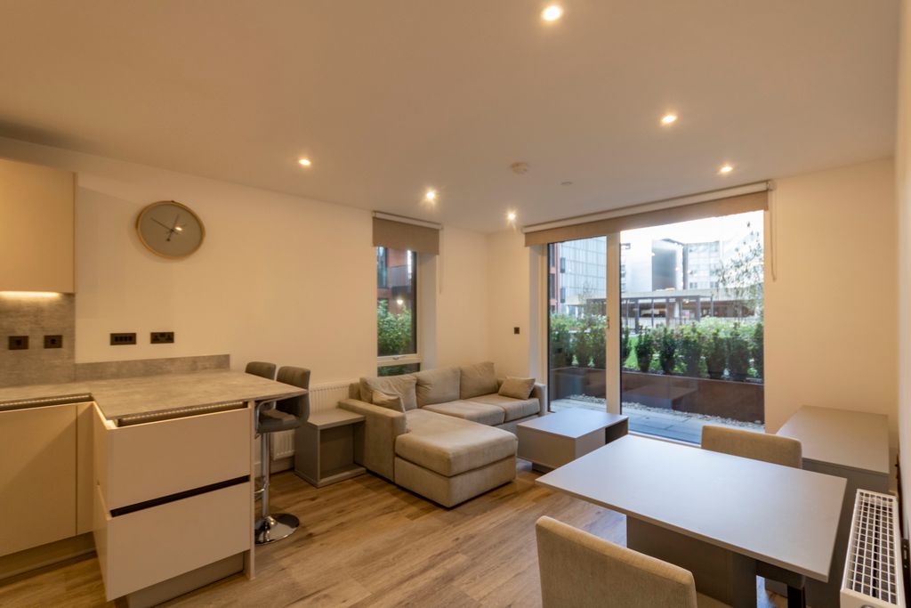 Property photo 2 of 25