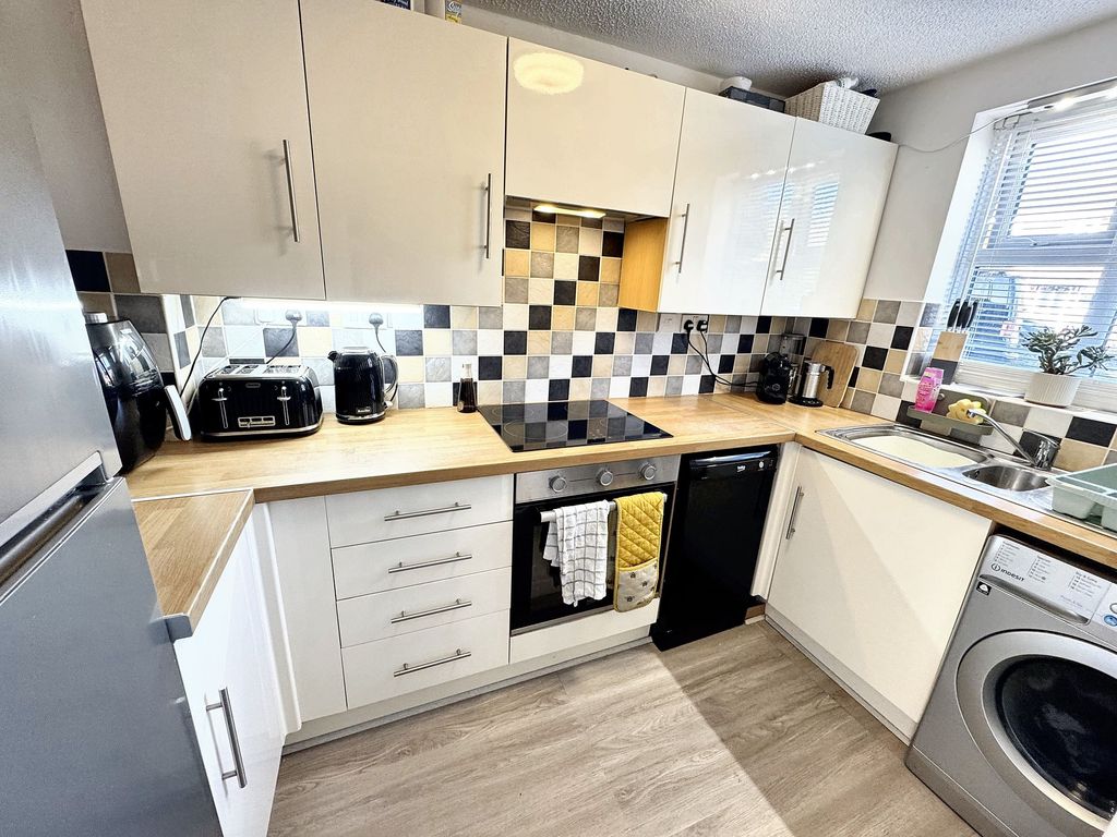 Property photo 2 of 12