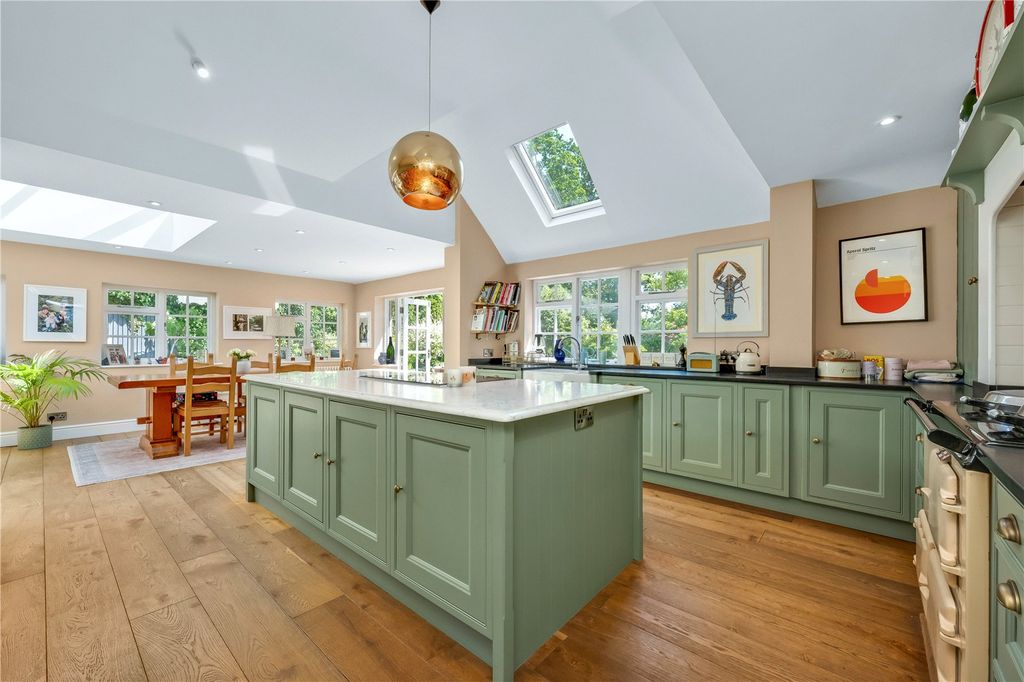 Property photo 2 of 12 Kitchen/Dining