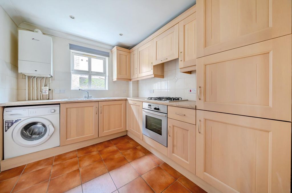 Property photo 3 of 15 1385991-12-692822996Da21.Jpg