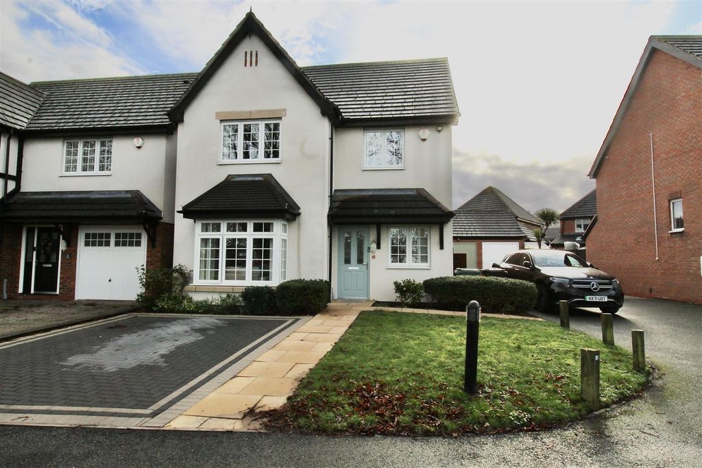 Property photo 1 of 29 Front Garden