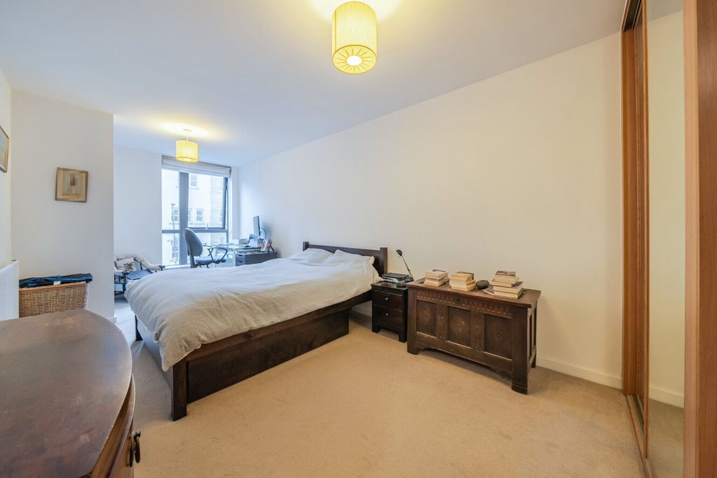 Property photo 3 of 19 Picture No. 18