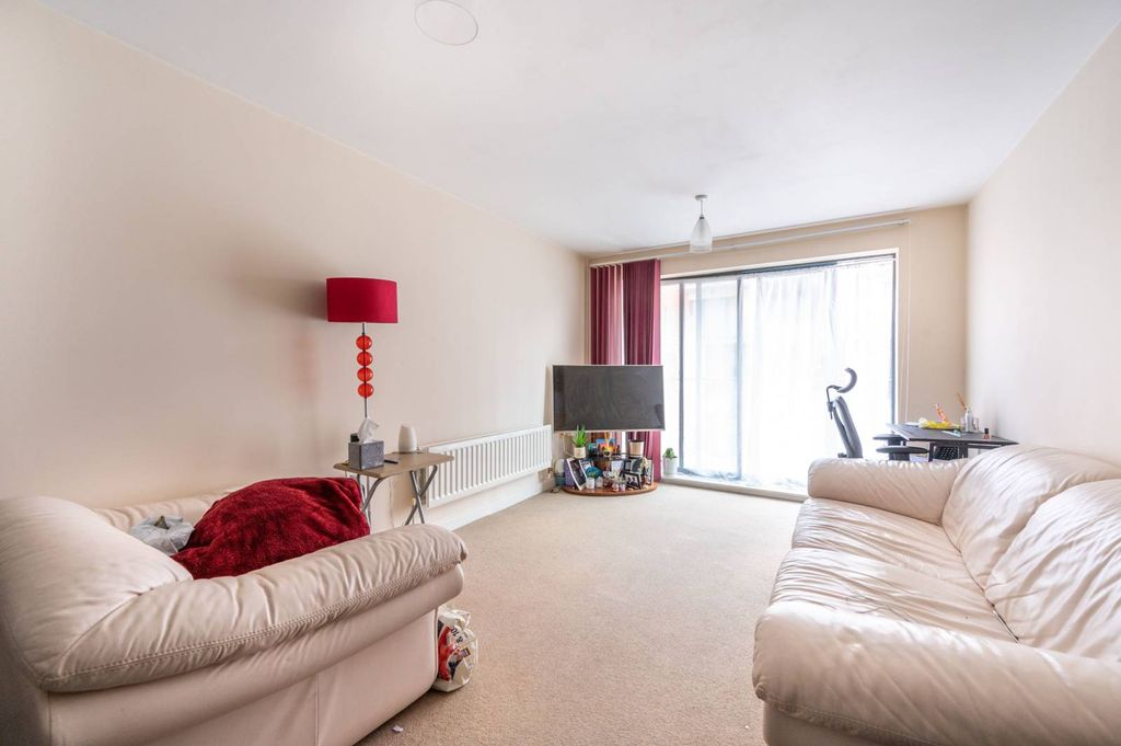 Property photo 1 of 9