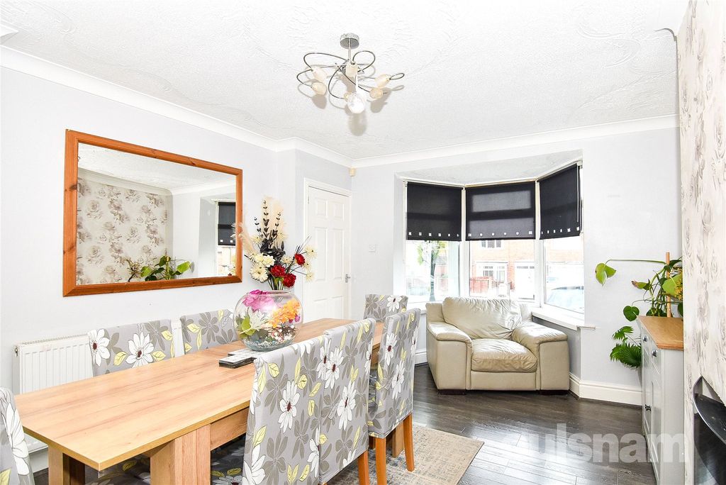 Property photo 3 of 19 Picture No. 15