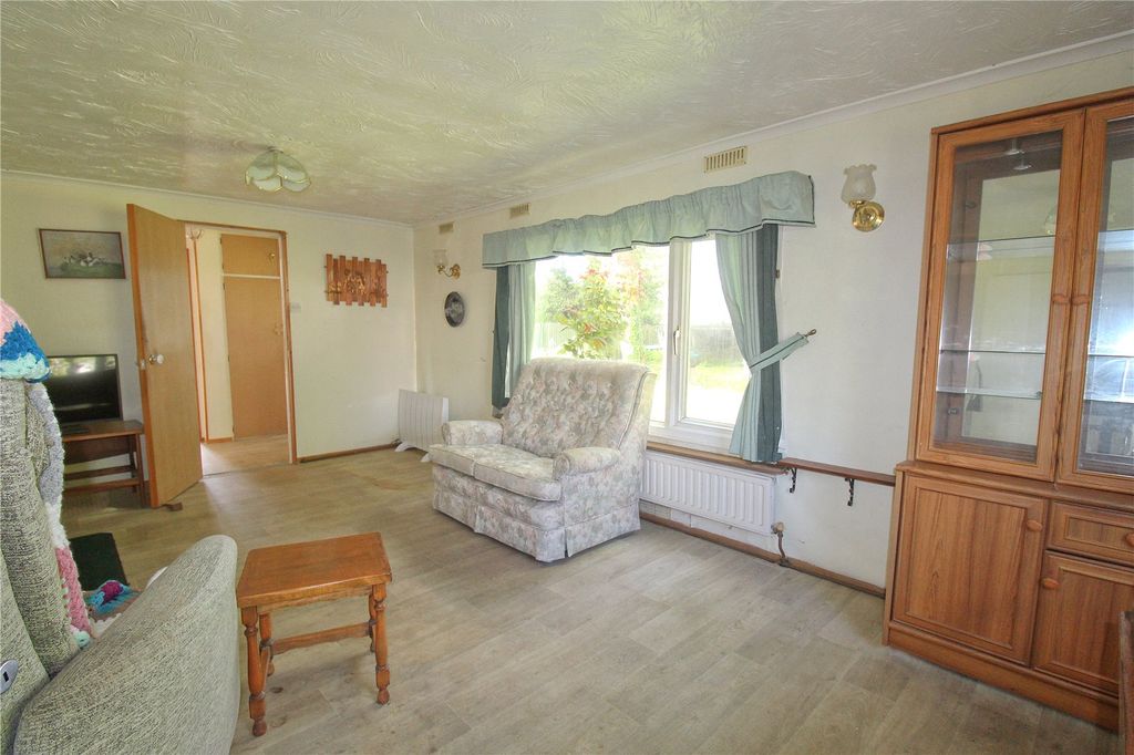 Property photo 3 of 16 Picture No. 11