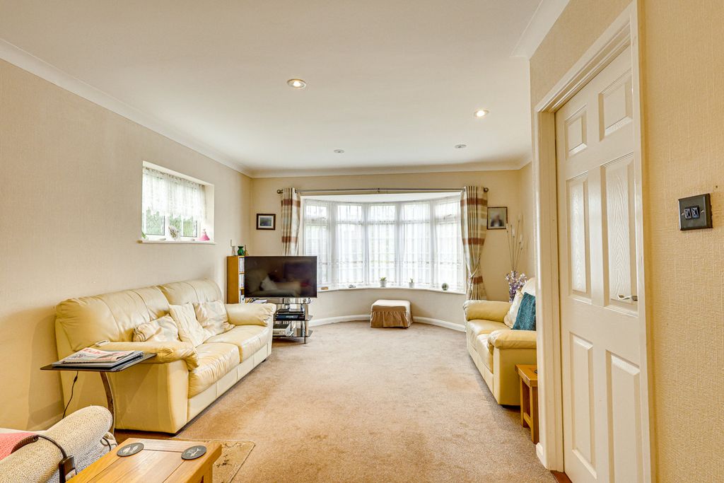 Property photo 3 of 25