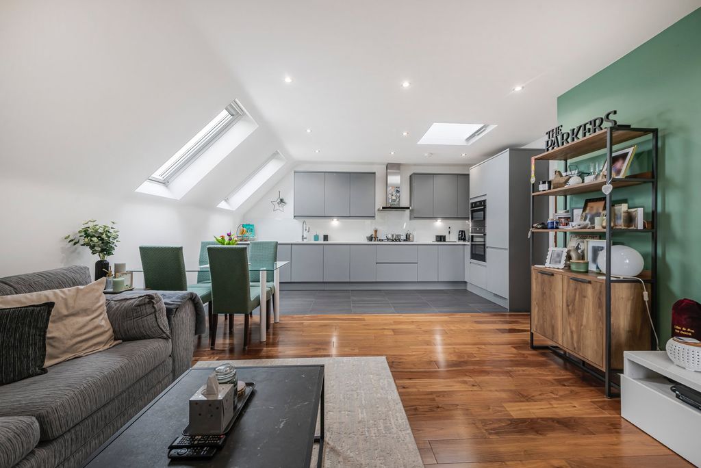 Property photo 2 of 25