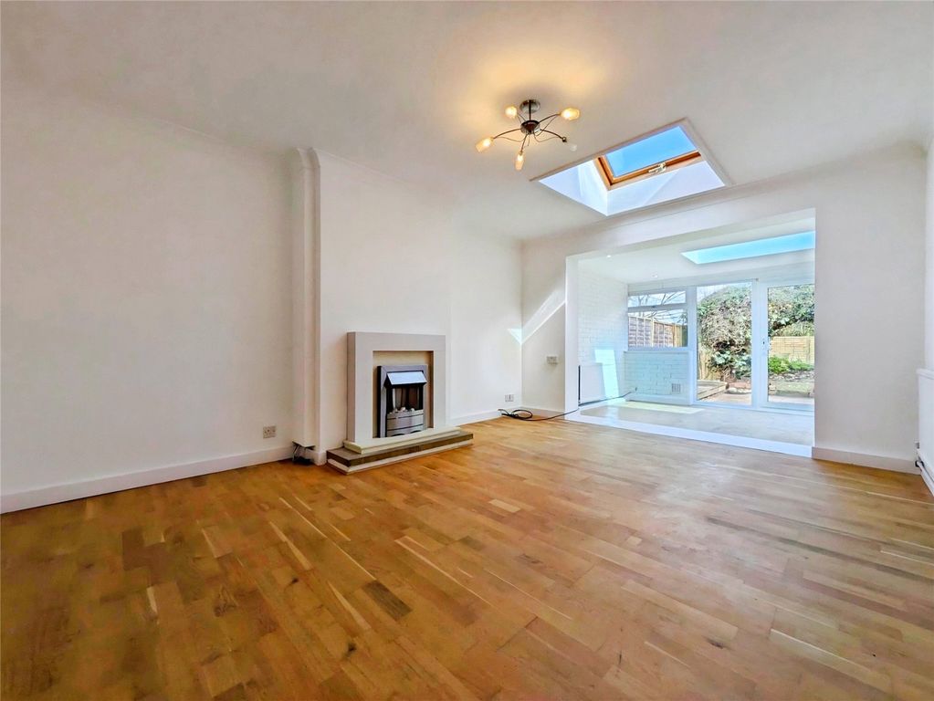 Property photo 2 of 16 Picture No. 15