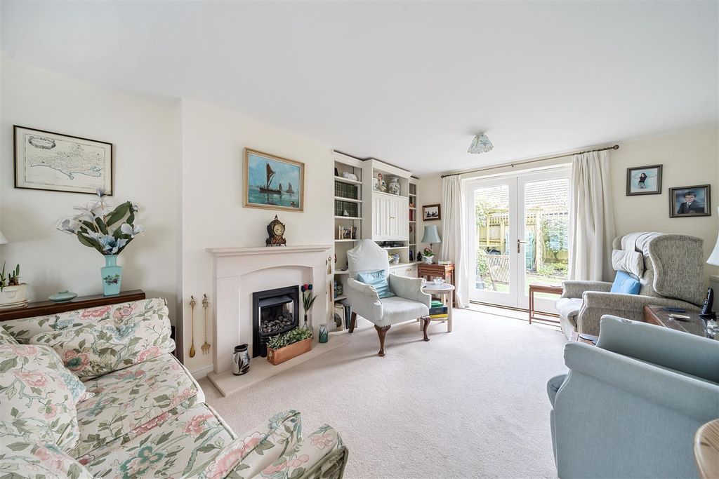 Property photo 2 of 12 Sitting Room