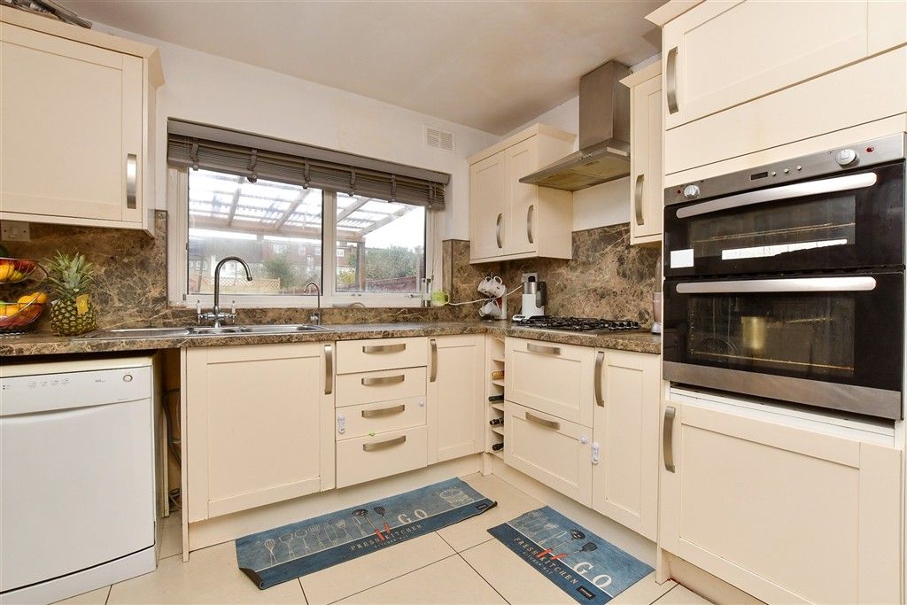 Property photo 1 of 12 Kitchen