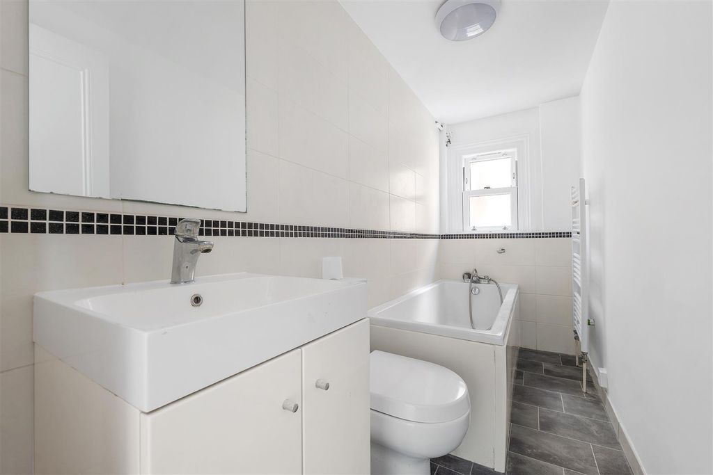 Property photo 2 of 8 Howden Road.Jpg