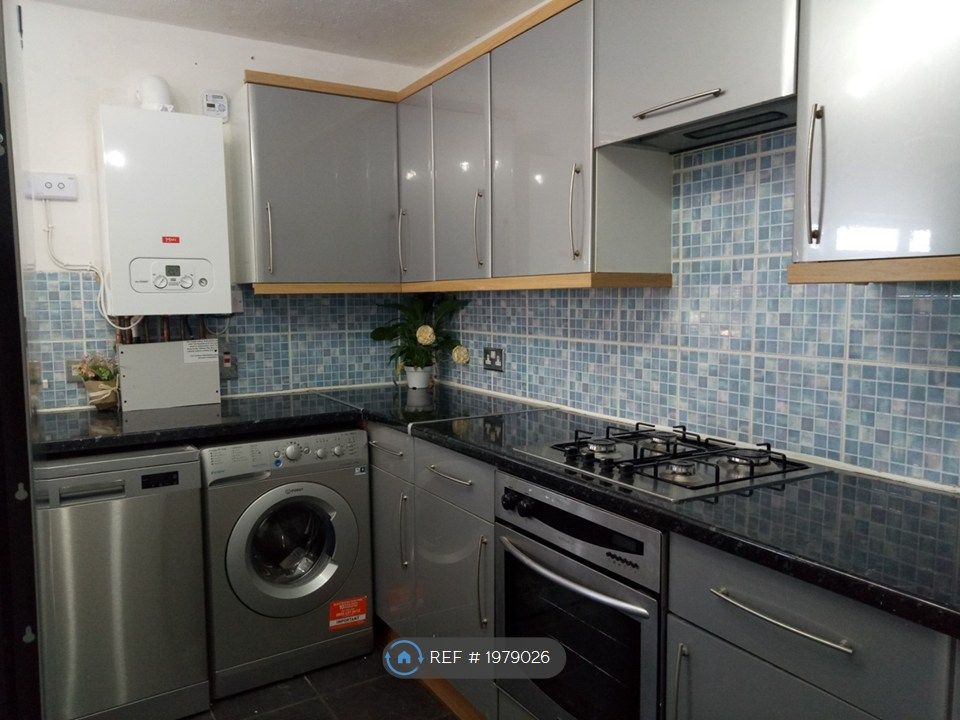 Property photo 3 of 6 Kitchen