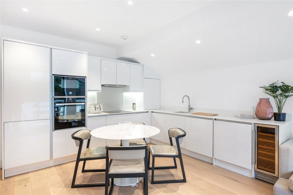 Property photo 3 of 8 Picture No. 18