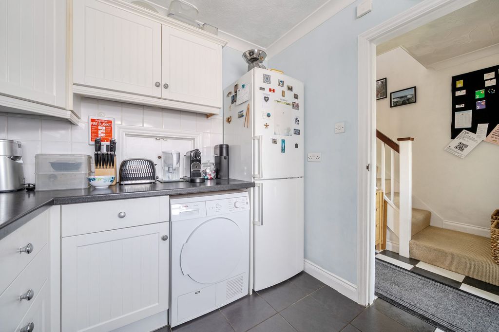 Property photo 3 of 13 Kitchen