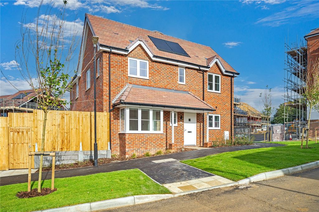 Property photo 1 of 8 External
