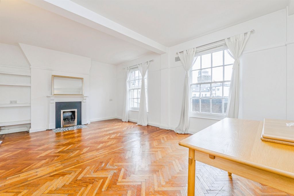 Property photo 3 of 20