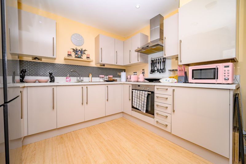 Property photo 3 of 15 Kitchen