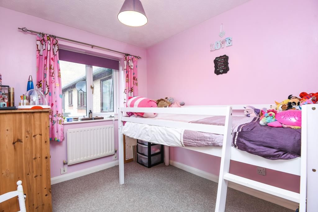 Property photo 3 of 10 Bedroom 2