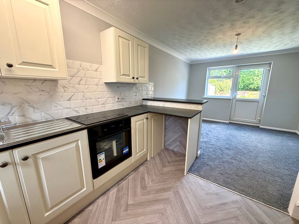 Property photo 3 of 8 Img_0484