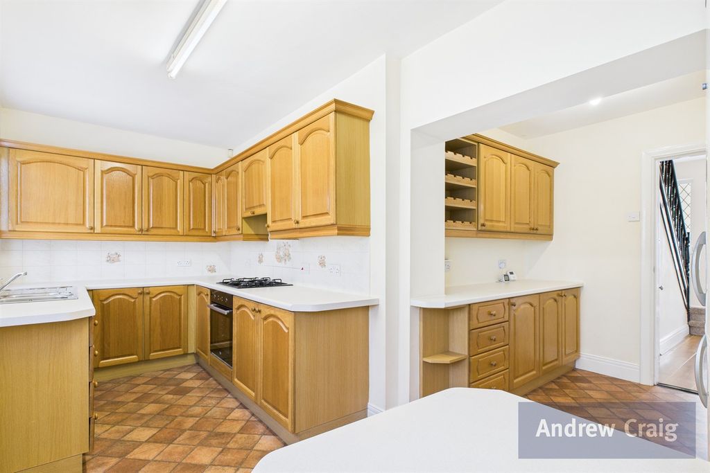 Property photo 3 of 25 Kitchen Breakfast Room