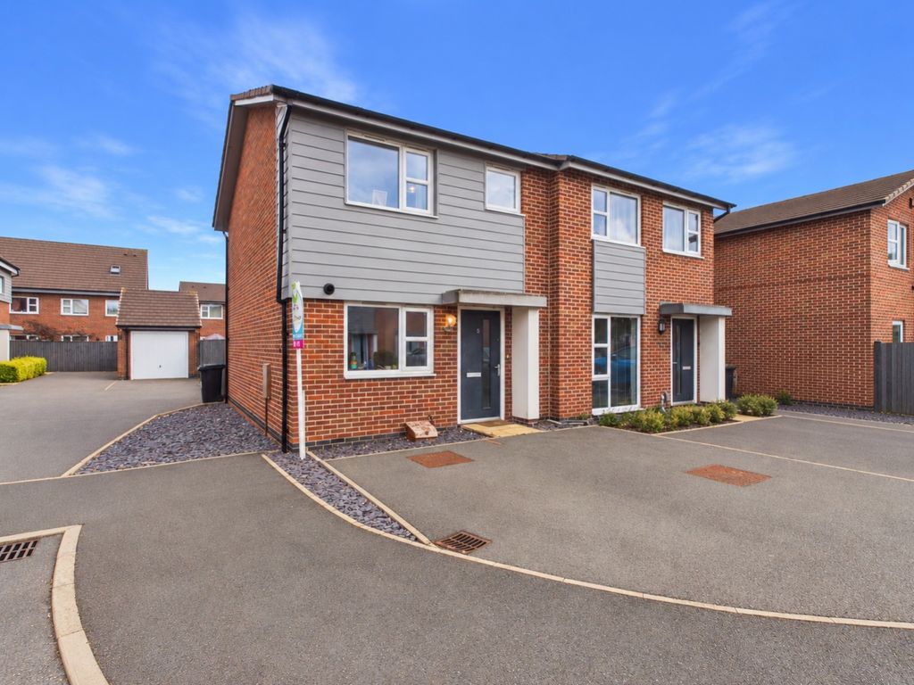 2 bed semi-detached house for saleHarvest Close, Beeston, Nottingham, Nottinghamshire NG9