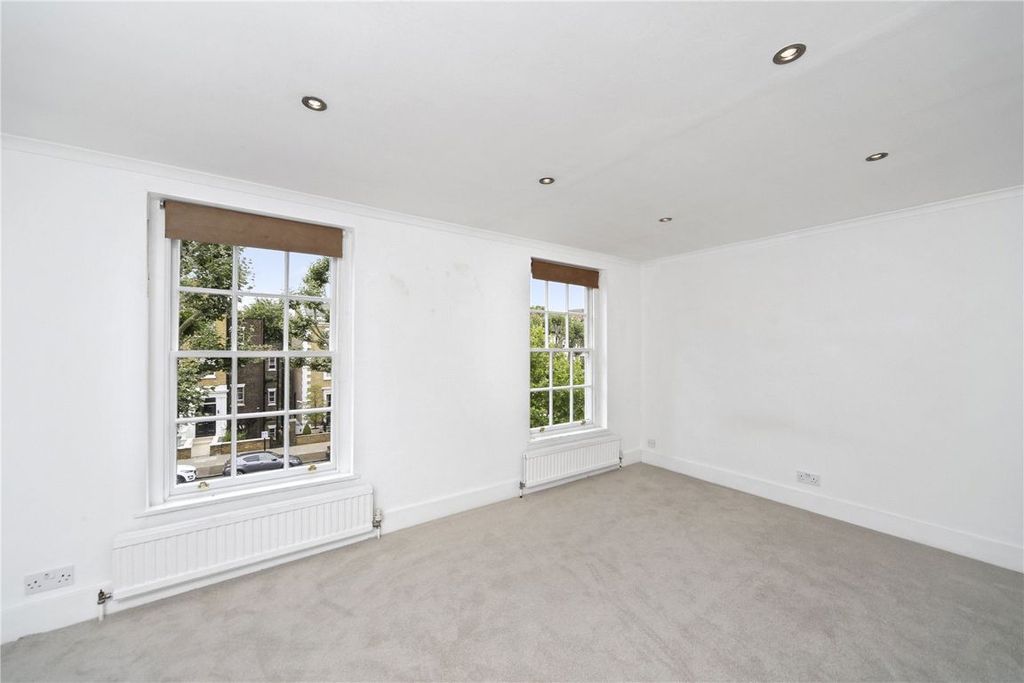 Property photo 3 of 8