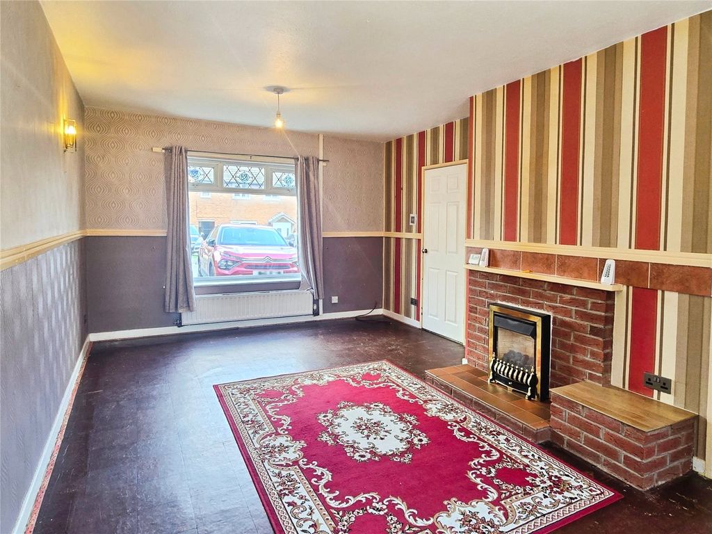 Property photo 2 of 10 Living/Dining Room