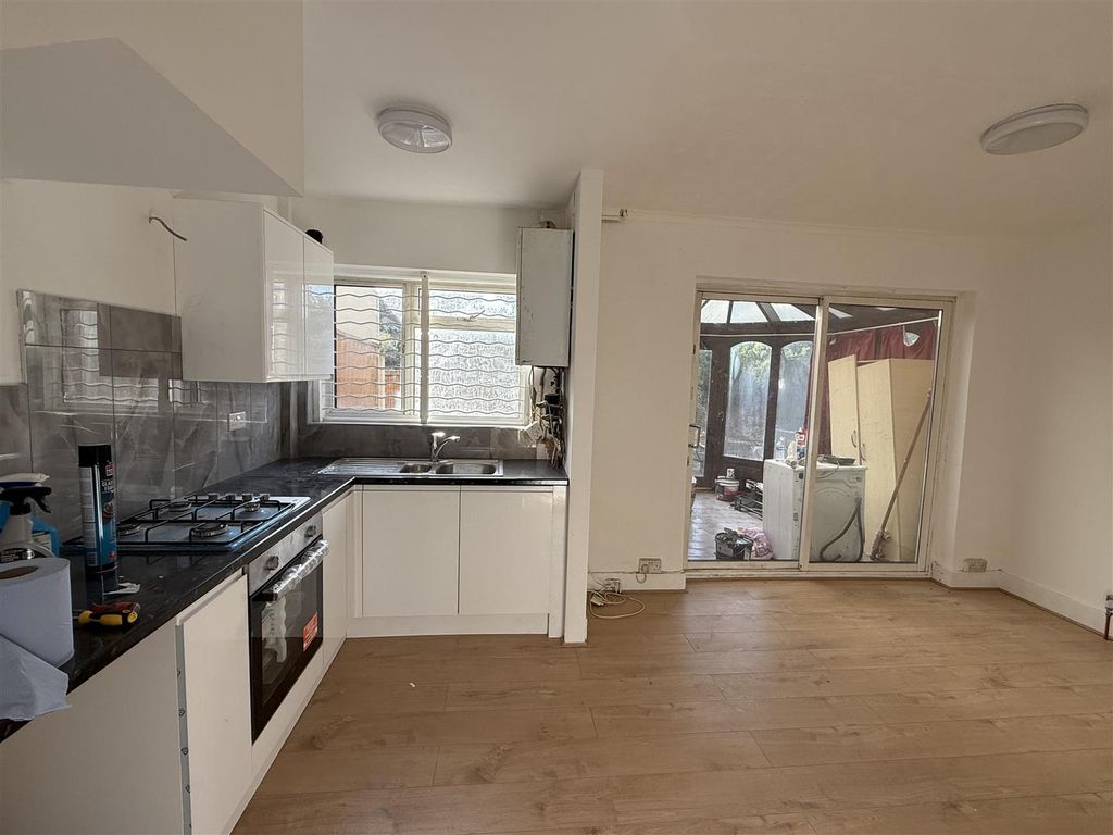 Property photo 3 of 14 Kitchen/Diner