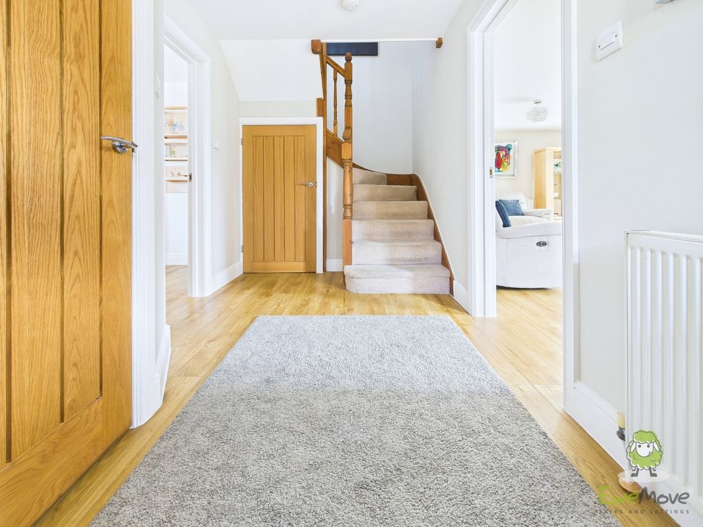 Property photo 3 of 61 Entrance Hall