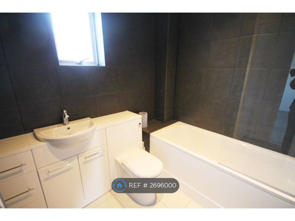 Property photo 2 of 4 Bathroom For Room No-3