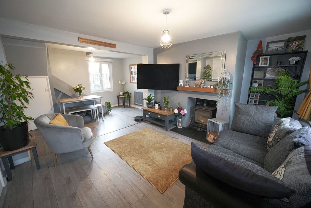 Property photo 2 of 29