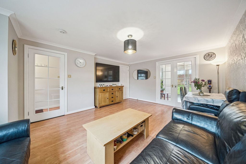 Property photo 2 of 18