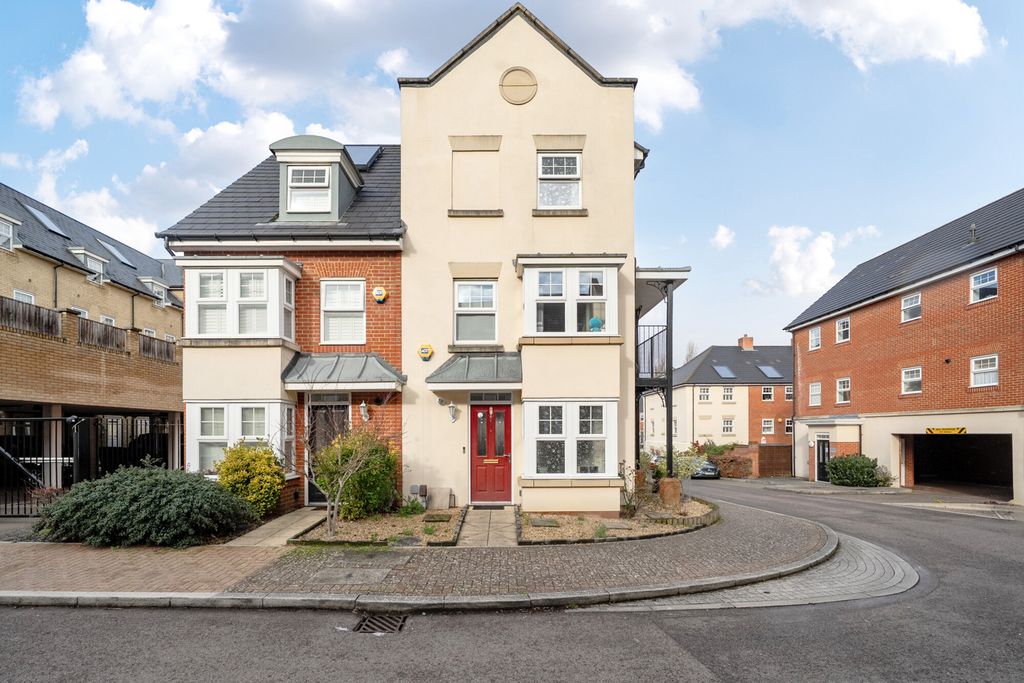 Property photo 1 of 20 1409575-1-698Cbfb...