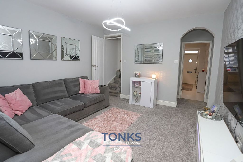 Property photo 3 of 19