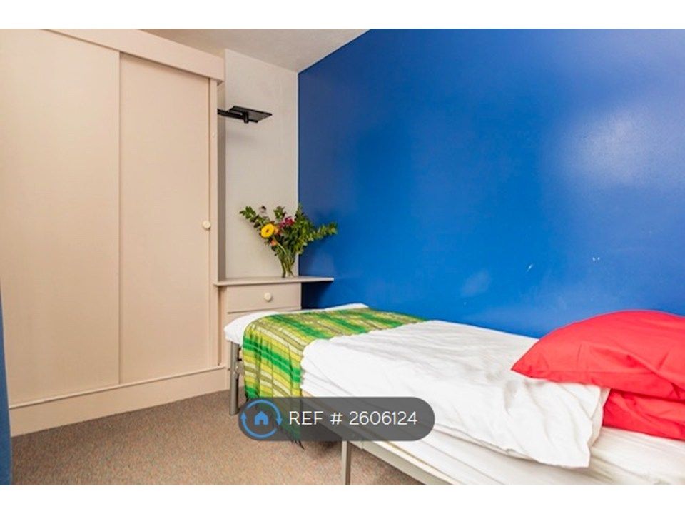 Property photo 2 of 3 Single Bed-Sit