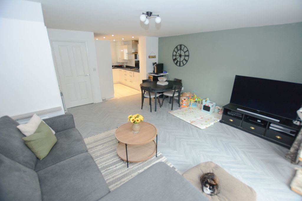 Property photo 3 of 24