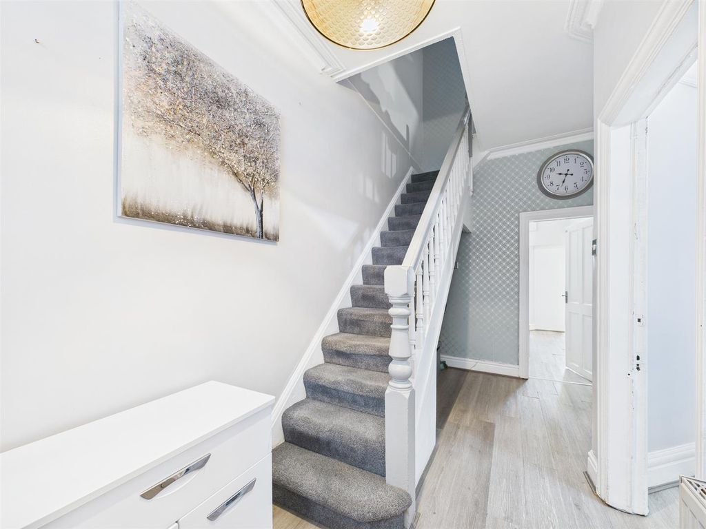 Property photo 2 of 38 Cam03604G0-Pr0156-Still015.Jpg