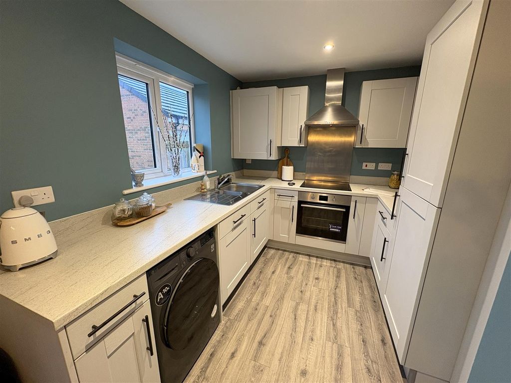 Property photo 2 of 23 Kitchen/Diner