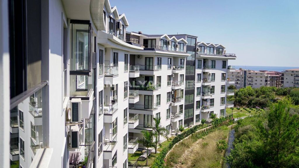 Property photo 3 of 38