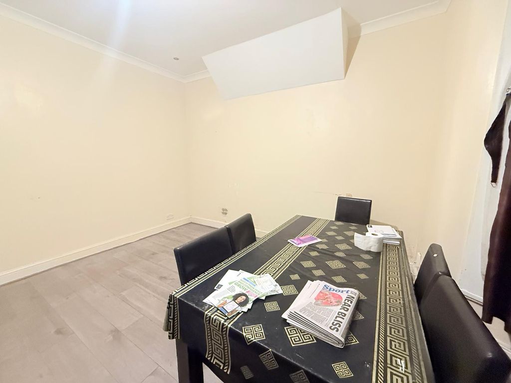 Property photo 2 of 7 Gallery