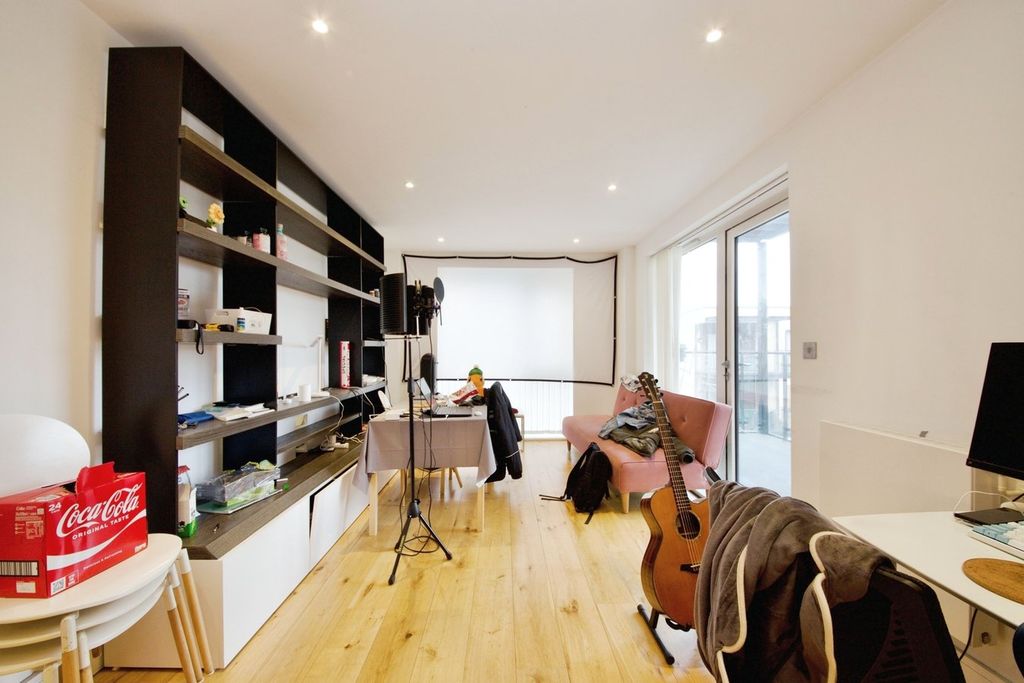 Property photo 3 of 11