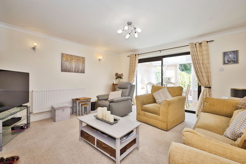 Property photo 2 of 19