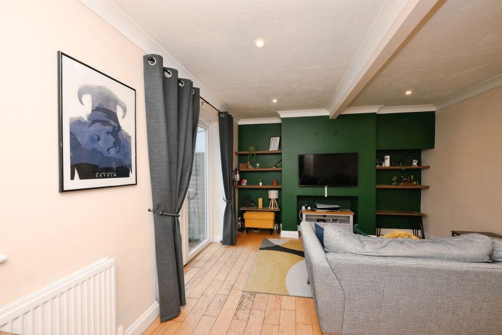 Property photo 2 of 19