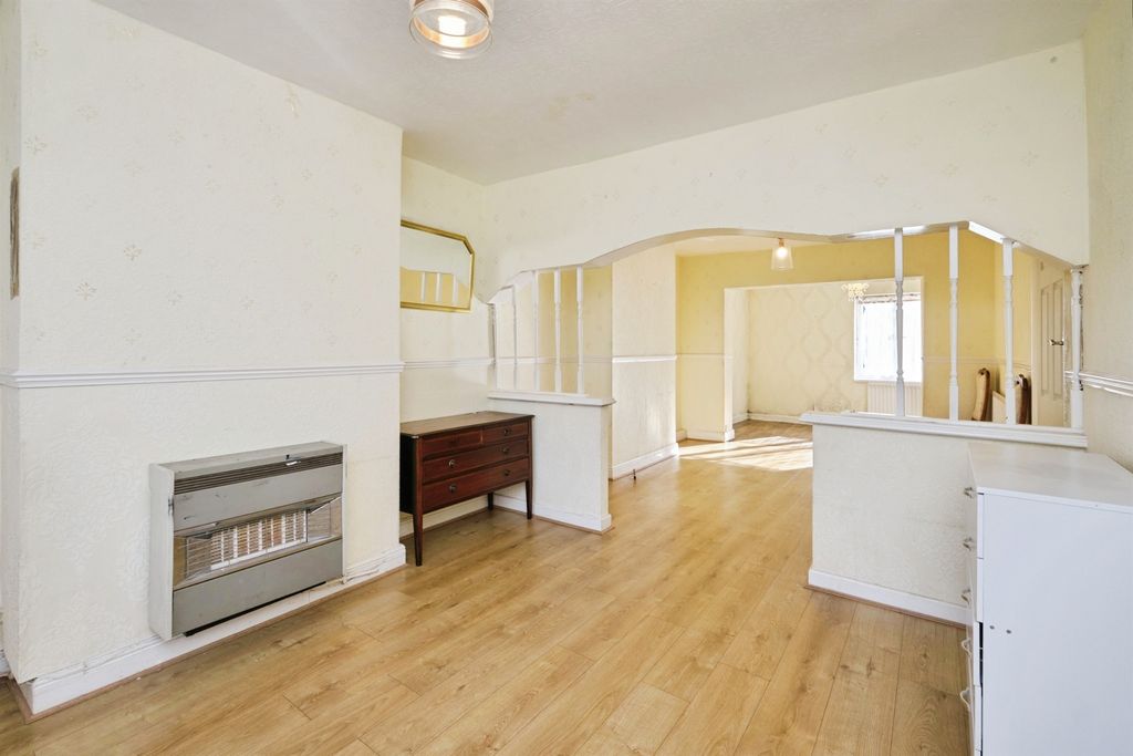 Property photo 3 of 21
