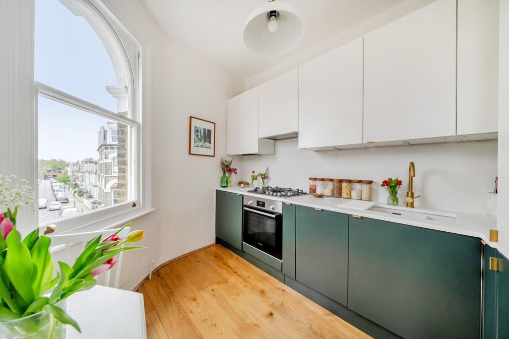 Property photo 1 of 12 1448659-12-69E632...