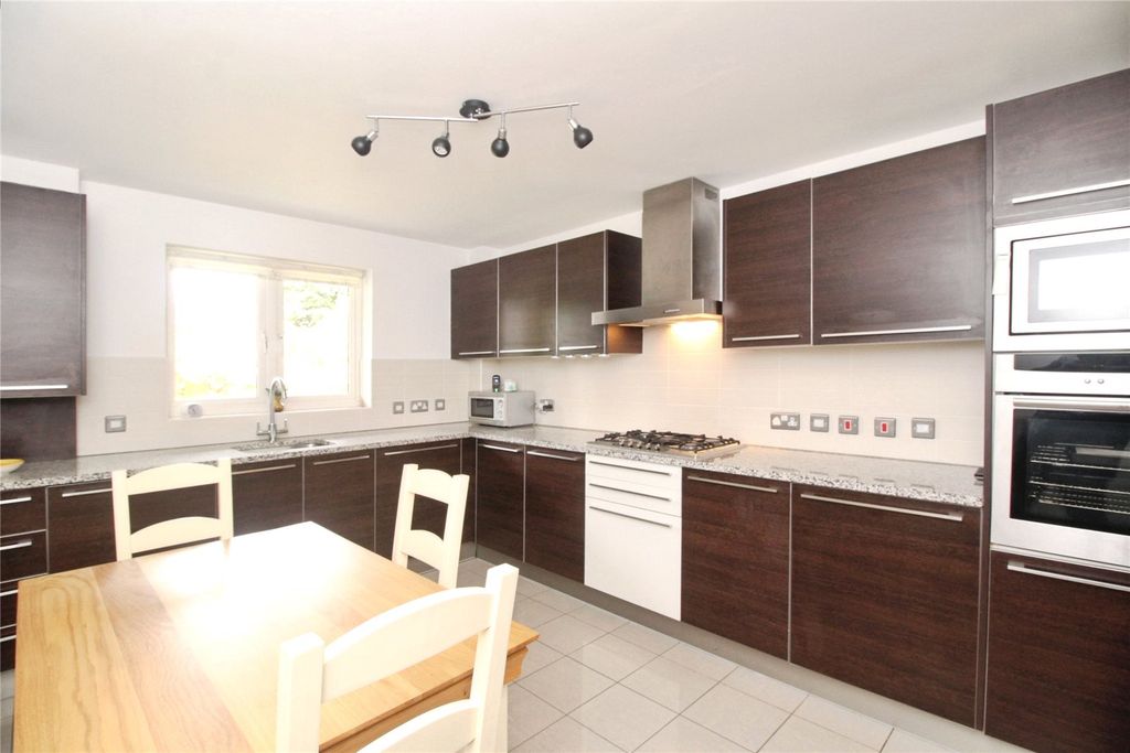 Property photo 3 of 17 Kitchen/Diner