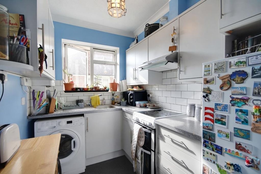 Property photo 3 of 9 Kitchen.Jpg