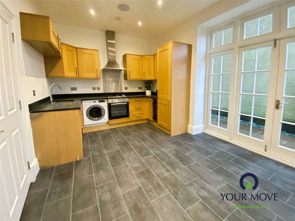 Property photo 3 of 17 Kitchen / Diner