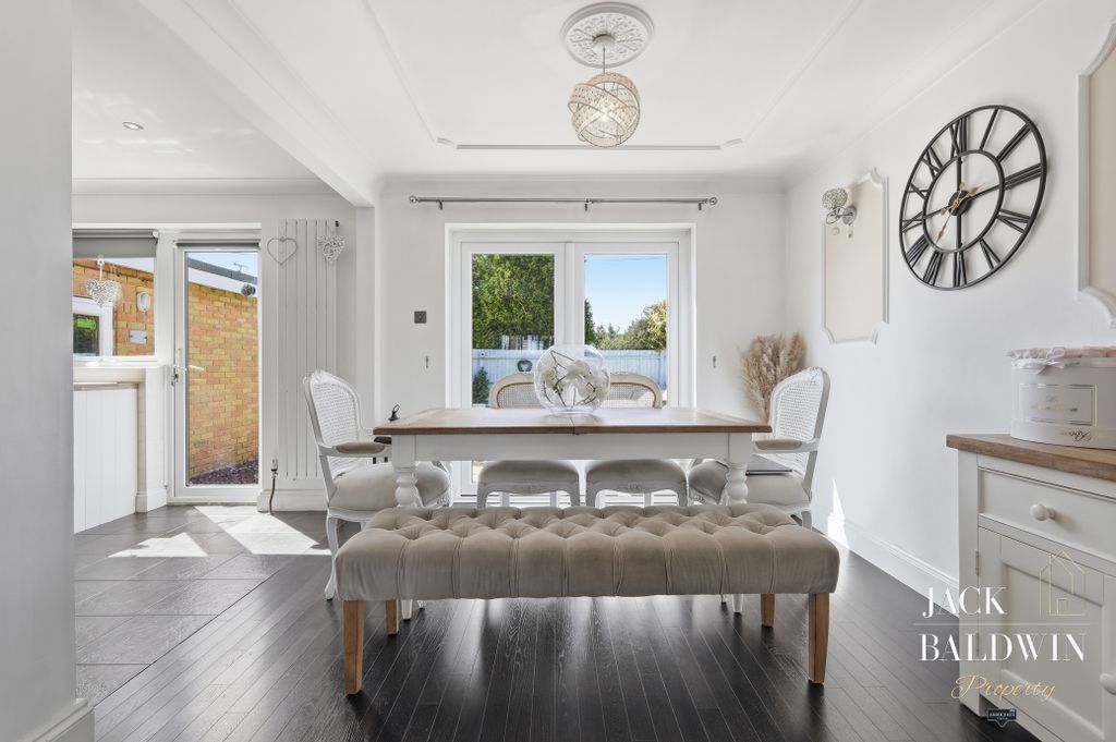 Property photo 3 of 14 Dining Area