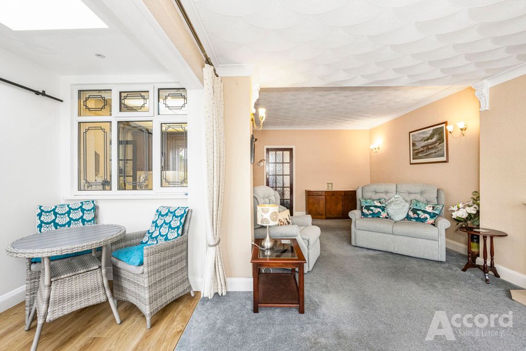 Property photo 3 of 25